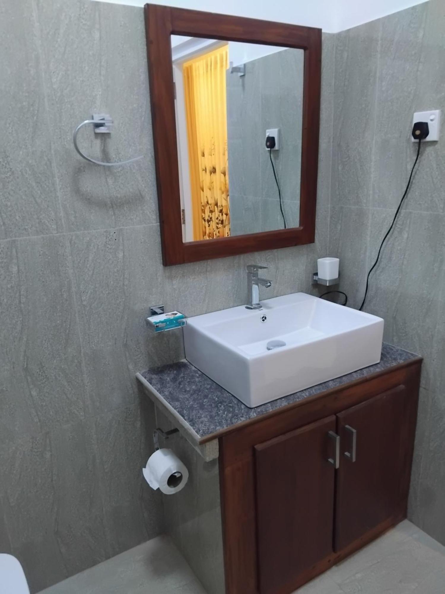Illumination Stay Негомбо Екстер'єр фото